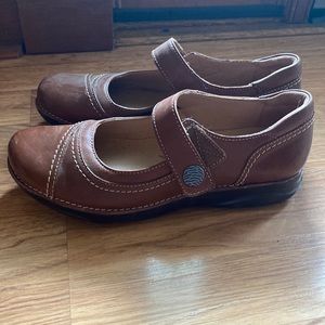 Women’s Clarks 7.5 Brown Shoes, once a couple times!